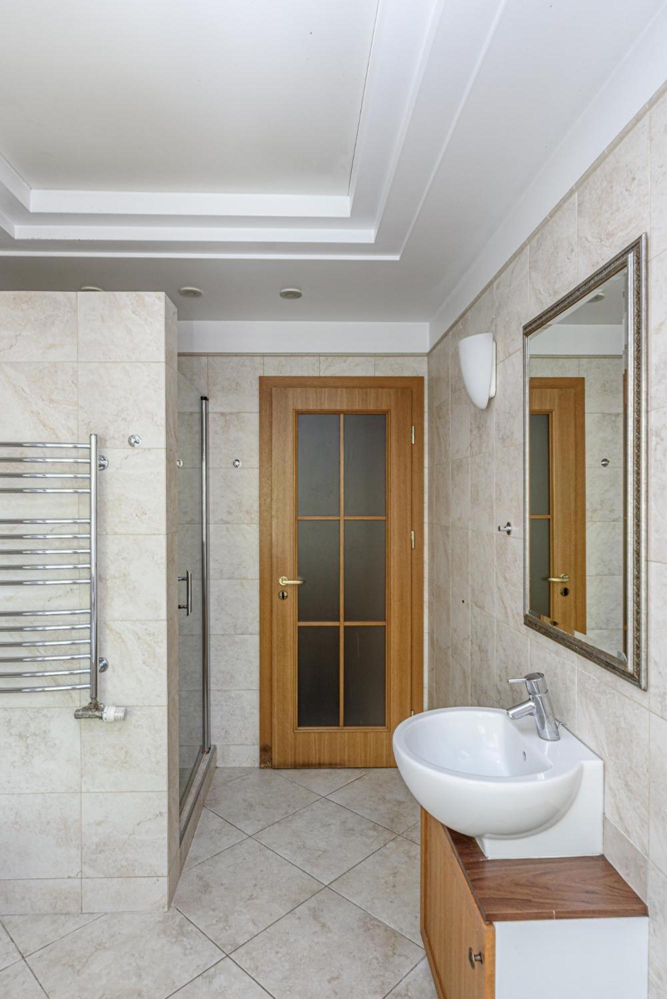 Jacuzzi X Free Parking X Self Check-in 24x7 By H&h * Vilnius